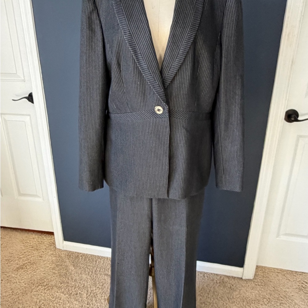 Tahari ASL Women's Gray Pinstripe Suit.  Size 12
